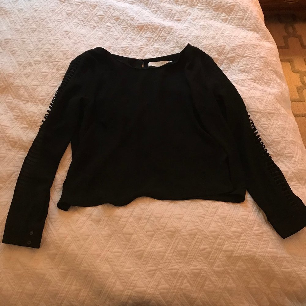 ⭐️3/$25 ASTR the Label Cut Out Long Sleeve Top